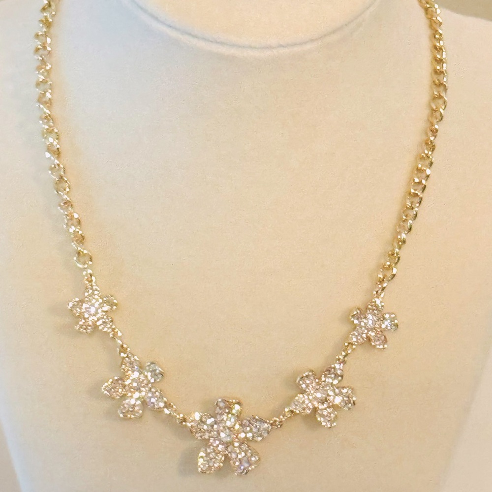 Lilly Pulitzer Beach Club Blooms Necklace NWT